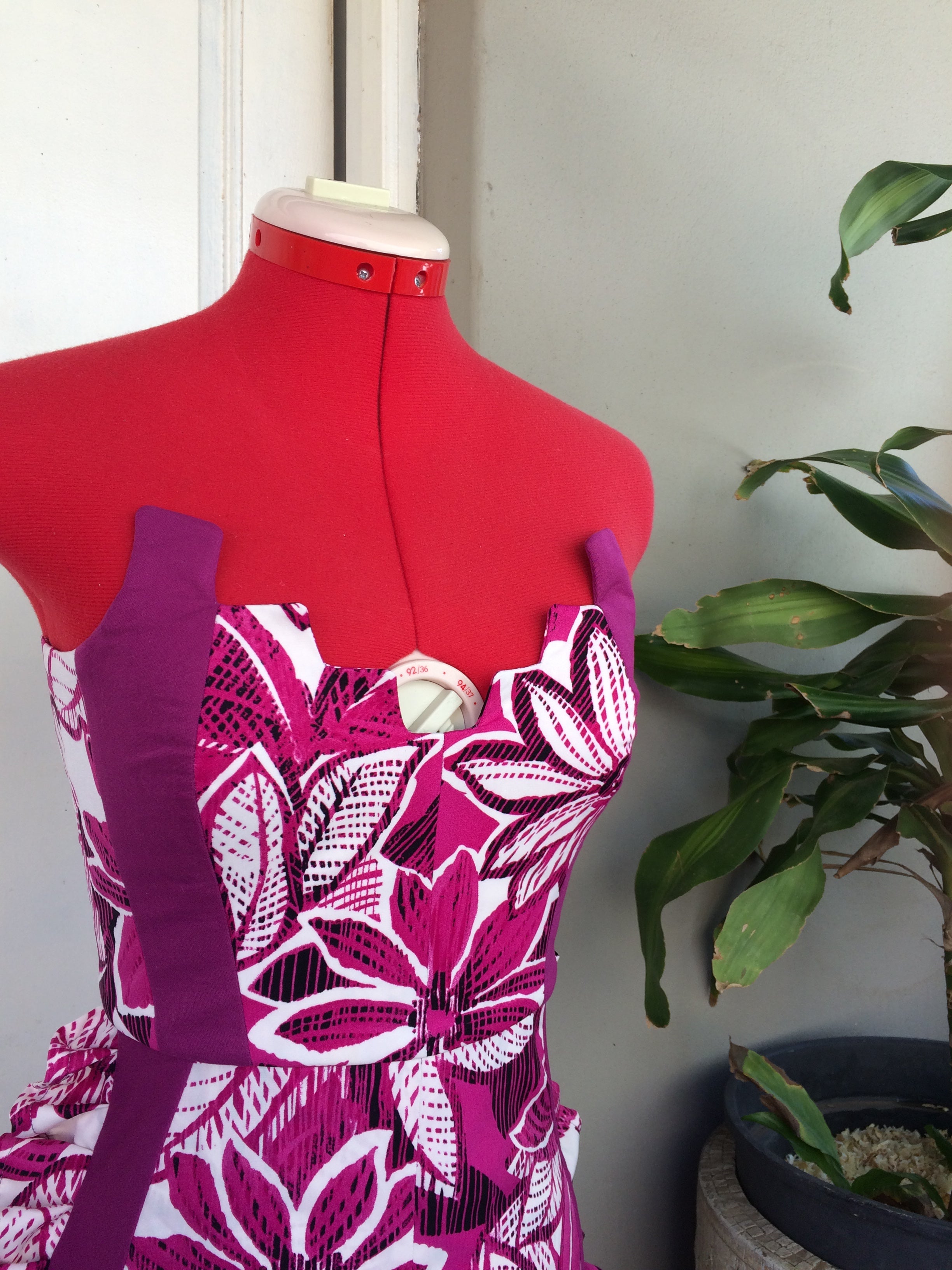 NEODII Midi Dress